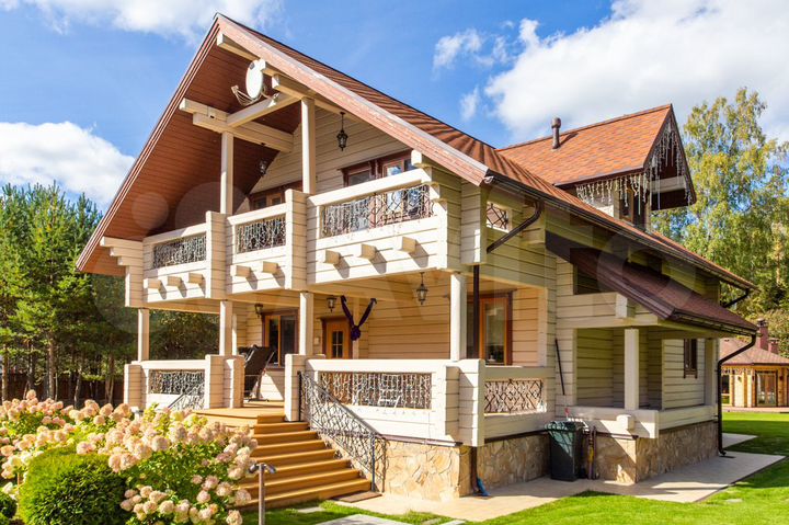 Дом 330 м² на участке 20 сот.