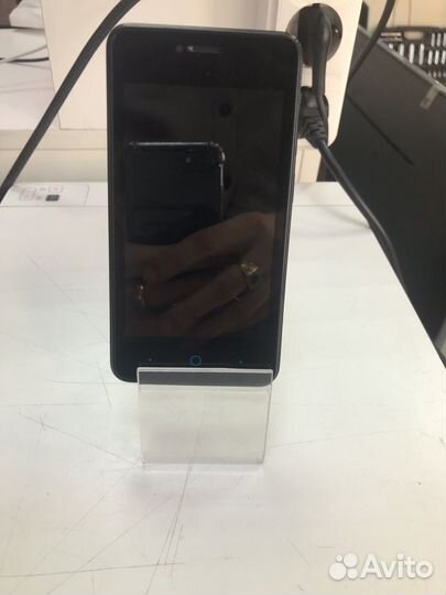 Телефон ZTE