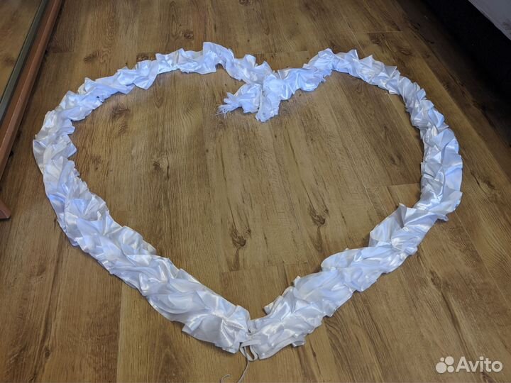 Кольца на машину свадебные. Лента на капот