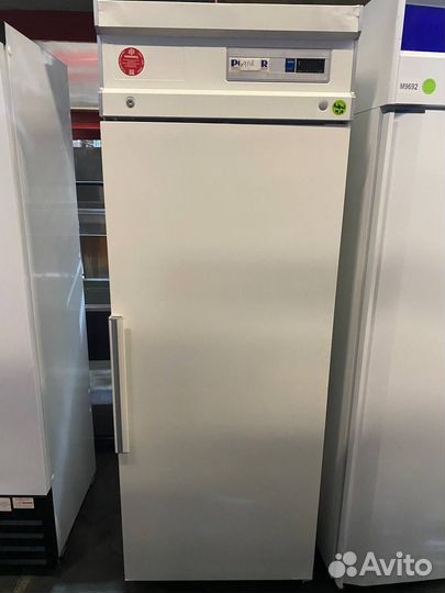 Холодильный шкаф