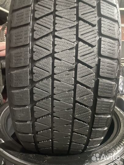 Bridgestone Blizzak DM-V3 275/40 R22 107T