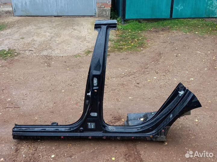 Порог левый со стойкой hyundai i30