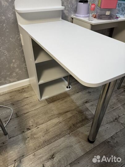 Маникюрный стол складной