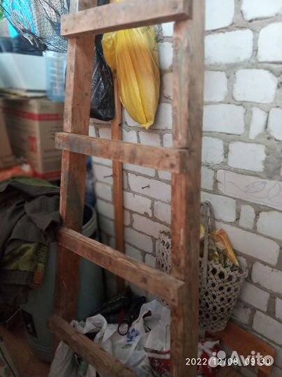 Лестница деревянная