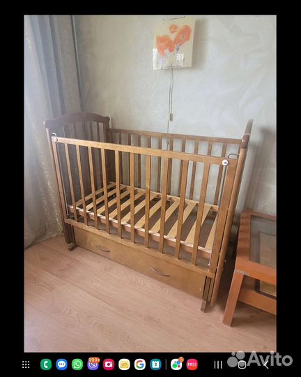 Кровать детская с маятником