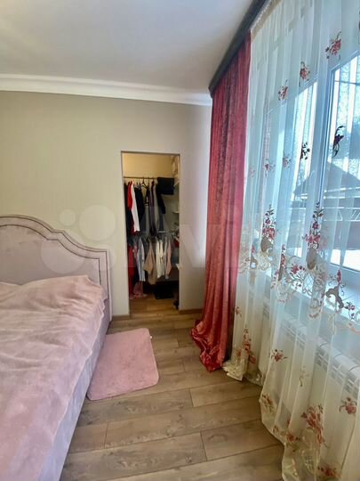 3-к. квартира, 94 м², 1/3 эт.