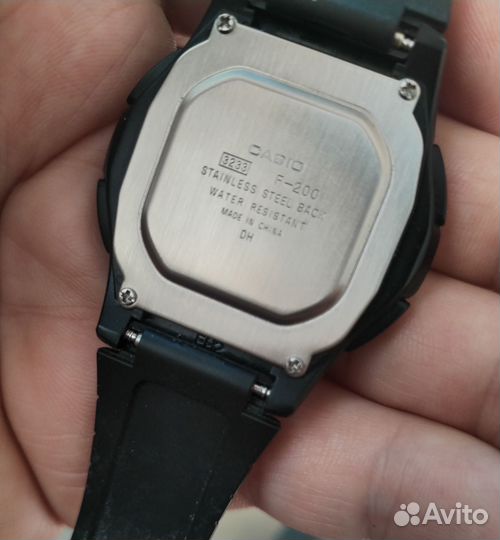 Casio Collection F-200W-1A