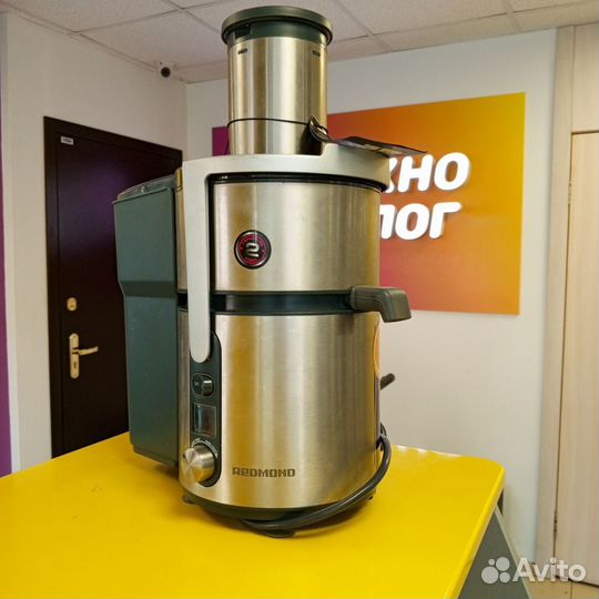 Соковыжималка Redmond RJ-M908
