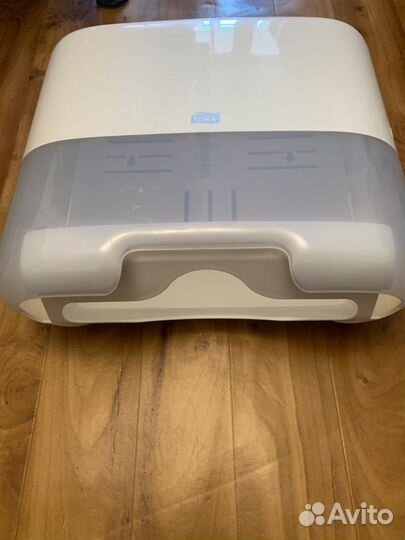 Диспенсер tork для полотенец