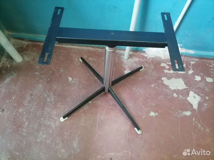 Подставка для телевизора