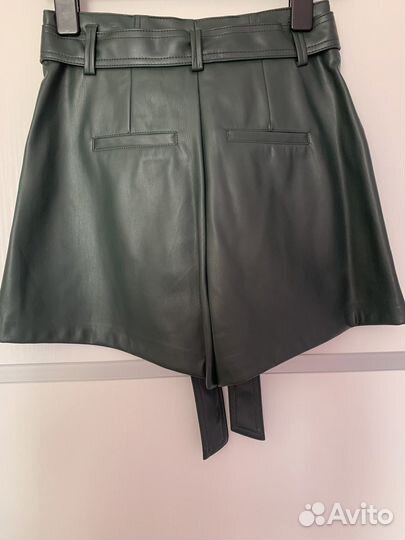 Шорты из экокожи 42 размер