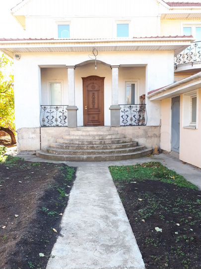 Дом 350 м² на участке 6 сот.