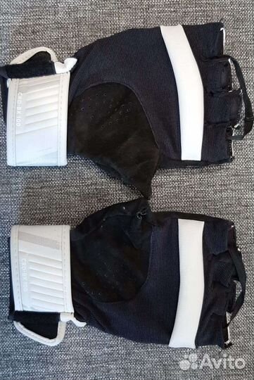 Перчатки для единоборств