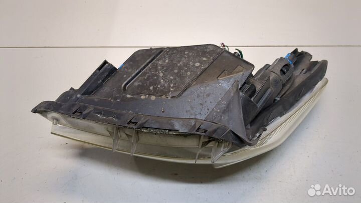 Фара (передняя) правая Toyota Urban Cruiser, 2011