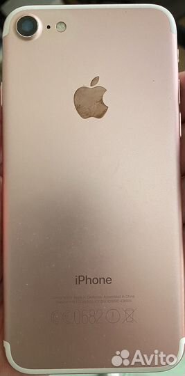 Телефон iPhone 7
