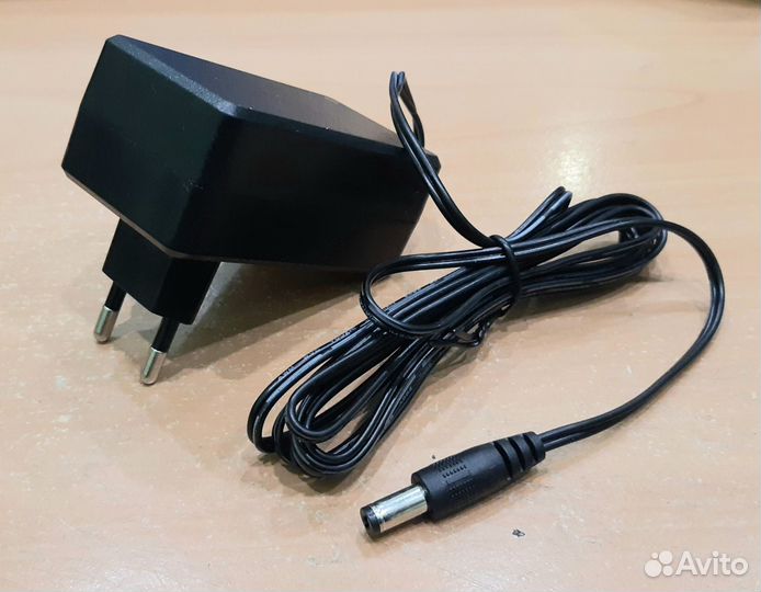 Зарядное устройство для 10В шуруповертов Интерскол