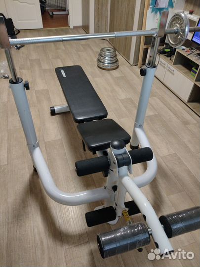 Скамья для жима лежа со стойками и штангой