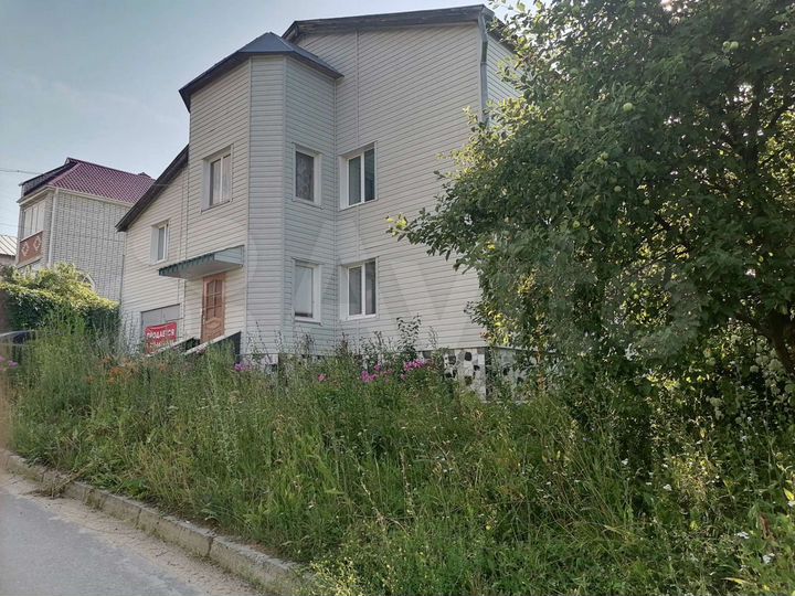 Дом 309 м² на участке 8 сот.