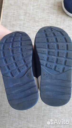 Дктские кроссовки 22р