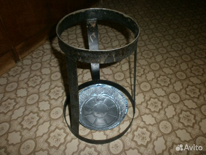 Подставка для кормления собак