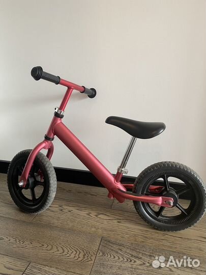 Легкий беговел