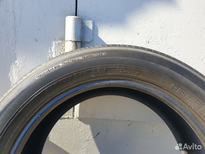 Yokohama dB Decibel E70 215/55 R17
