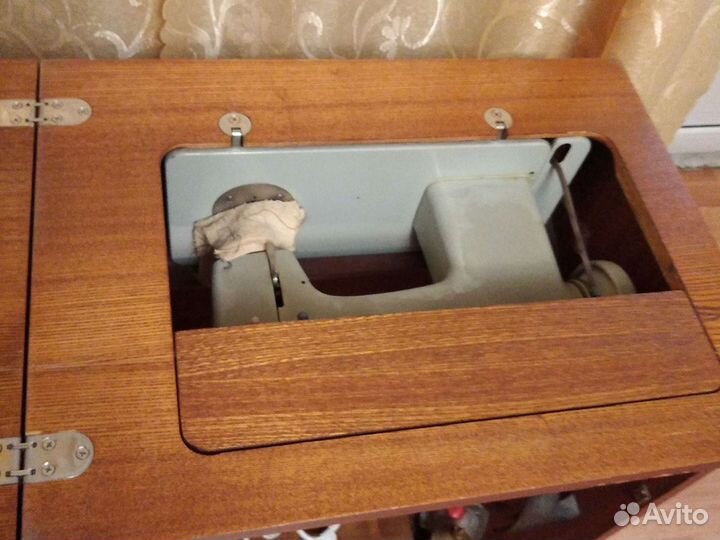 Швейная машина Подольск 142