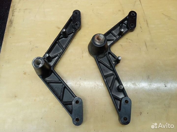 Suzuki DL 650 V-Strom 2007. Крепления двигателя