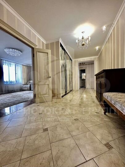 3-к. квартира, 108 м², 4/5 эт.