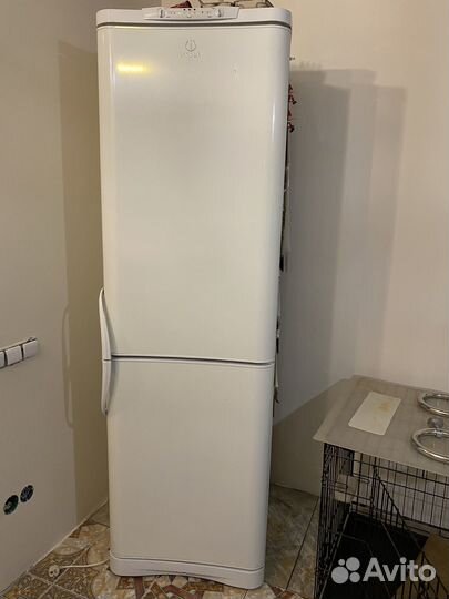 Холодильник бу indesit