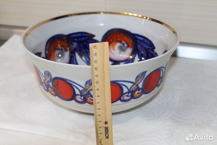 Фарфоровое блюдо Вишня Трегубова Коростень