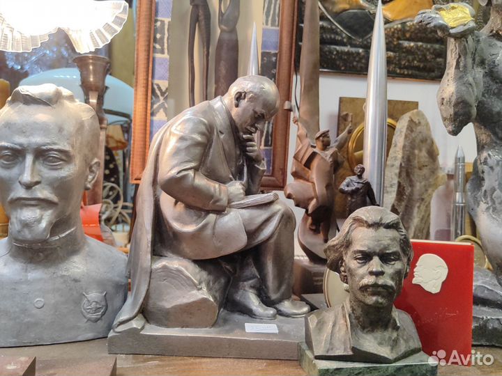 Скульптура Ленин