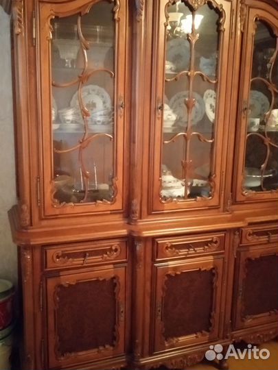 Буфеты серванты горки