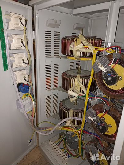 Стабилизатор напряжения IEK сниз-30 квт