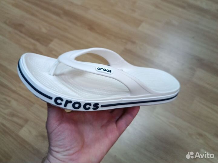 Шлепанцы вьетнамки Crocs white