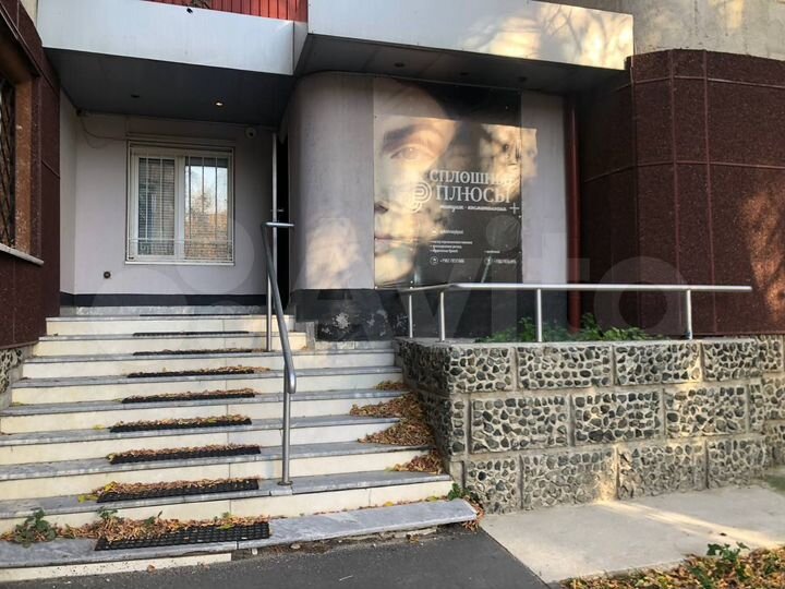 Помещение с арендатором, 241 м²