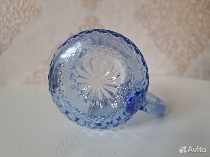 Чашка Новая из голубого стекла