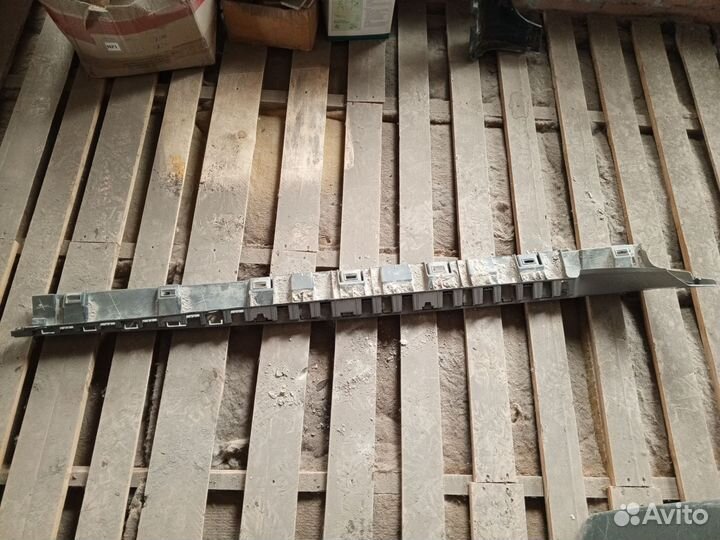 Накладка левого порога Nissan Terrano D10