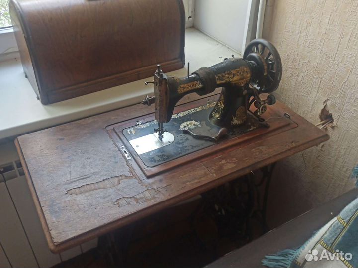Швейная машина Singer
