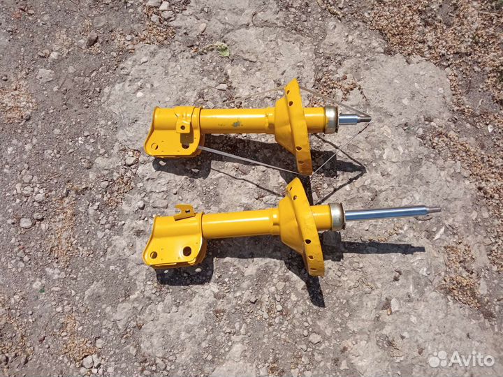 Subaru outback стойки