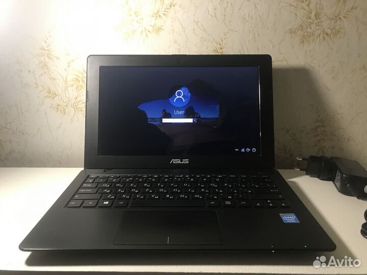 Нетбук asus X200MA