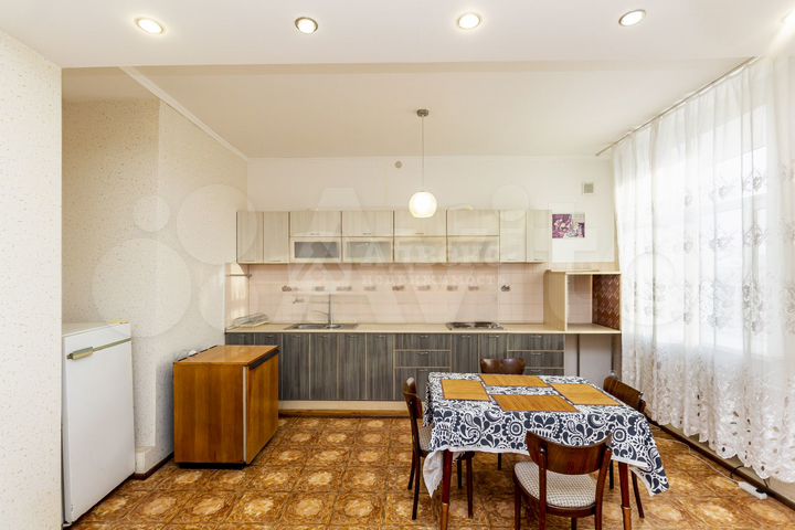 3-к. квартира, 78 м², 4/4 эт.
