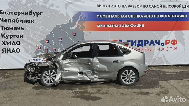 Обшивка крышки багажника Ford Focus 2 1701355