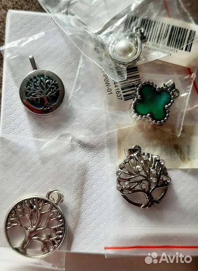 Кулоны и подвески