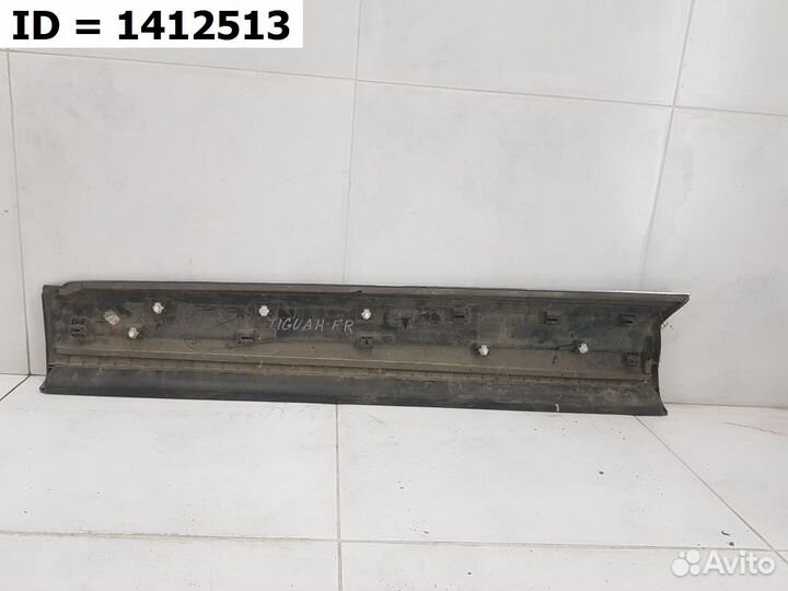 Молдинг двери передней правой Volkswagen Tiguan