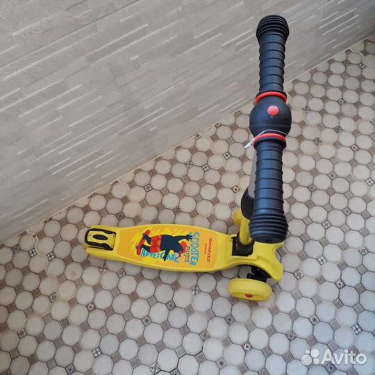 Самокат детский трехколесный новый