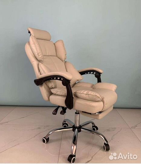 Компьютерное офисное кресло с подголовником новое