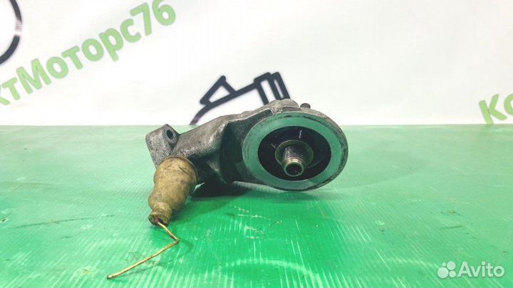 Кронштейн масляного фильтра Audi 80S седан 1 1989