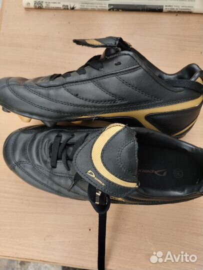 Футбольные бутсы