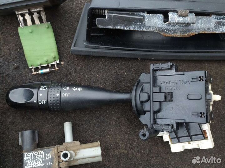 Блок стеклоподъёмников toyota corolla e120